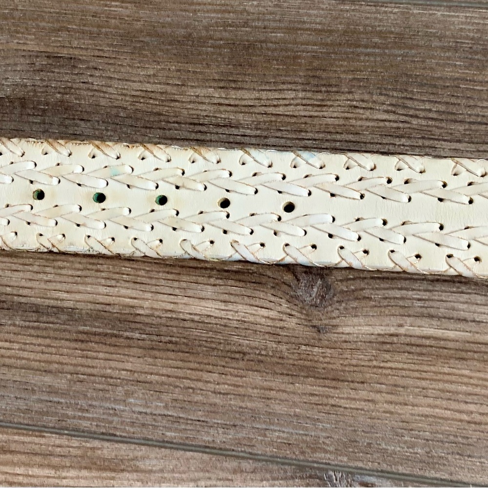 Leather white color belt with brass buckle - Picture 7 of 10